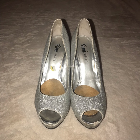 ❤️(5/$8) Sparkly Glitter High Heel Pumps - Picture 3 of 9